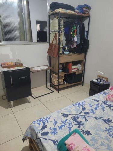 Quarto casal e outros espacos compartilhados prox ao estadio do Vasco in Sao Francisco Xavier