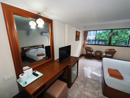 room detail thumbnail 0