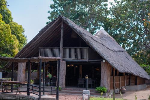 Kambiri Beach by Serendib in 살리마