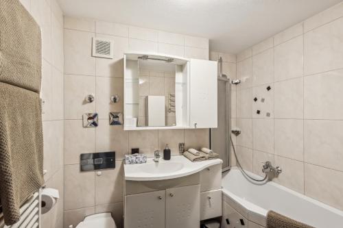 淋浴間, Stilvolles City-Apartment im Herzen von Böblingen (Stilvolles City-Apartment im Herzen von Boblingen) in 伯布林根市中心