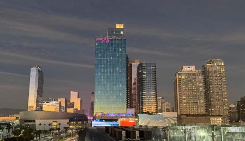 DTLA prime one bedroom steps away from Crypto