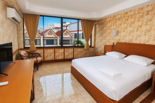 room detail thumbnail 0