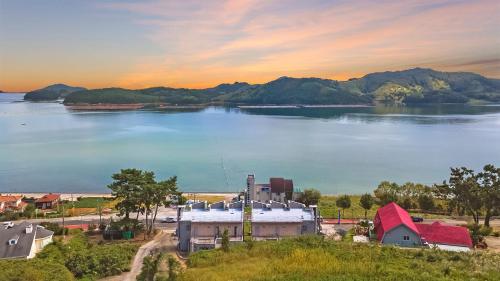 Exterior view, Namhae Bom Yeoreum Gaeul Gyeoul pension in Changseon-myeon