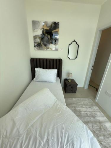 Cama, Nuchiii residence in Dubái