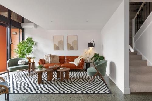 Bright Surry Hills Flat with Great Balcony & Views - main image