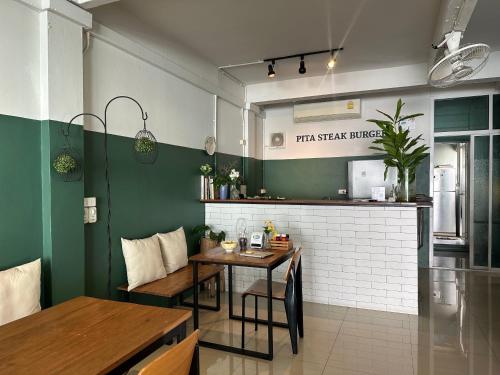 Pingplalee Female House – Bangkok, NY