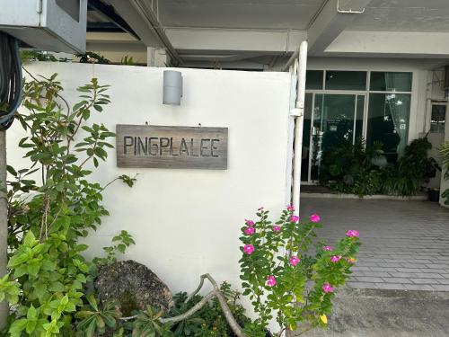 Pingplalee Female House – Bangkok, NY