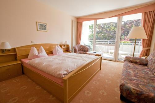 Double Room image 7