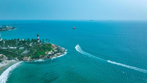 ชายหาด, ดิ โอเชียน พาร์ค บีช รีสอร์ต (The Ocean Park Beach Resort) in โกวาลัม