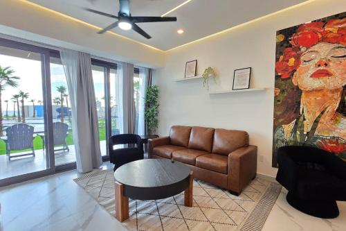 Encantame Soleil 1st floor 2Br lockoff Sleeps8 – khách sạn tại Playa Encanto