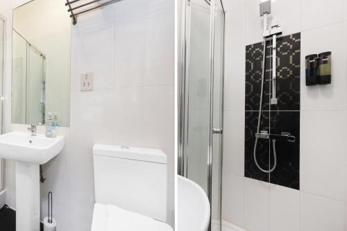 OYO Arinza Hotel - image 3