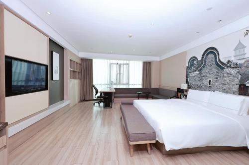 room detail thumbnail 1