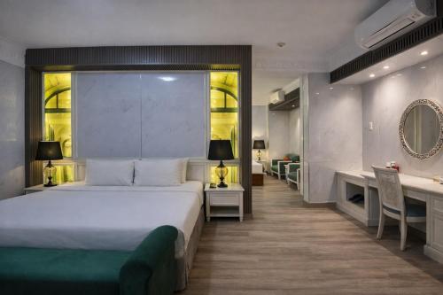 room detail thumbnail 0