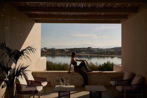 Salt Suites Paros, Науса