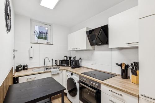 Skyview Apartment mit Balkon & Parkplatz in Ditzingen, Deutschland