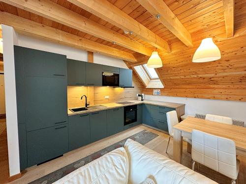Ski-to-door Apartment PISTENBLICK – khách sạn tại Kleinkirchheim