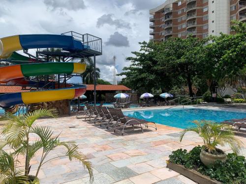 Swimming pool, diRoma Imperio Romano Luxo e Conforto in Caldas Novas