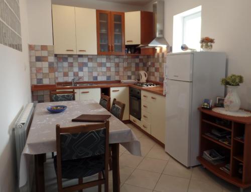 Apartment 4M