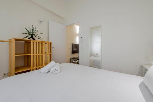 Elegante Apt para 3 en Chueca a 1 min de Gran Via - image 10