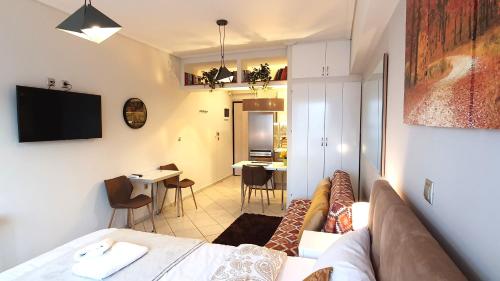 Cozy Luxury Apartment in the Heart of Athens 8-1 - image 11