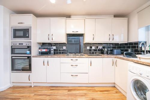 5 bed house with free secure parking in pleasant quiet location, Wolverhampton (foto 4)