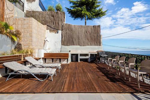 A+View Private Terrace Private Pool Family Fun in Tiana