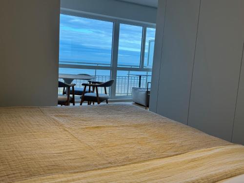 La lagune - Studio luxueux face a la mer ideal pour un couple calme a Oostduinkerke by La Concierger – khách sạn tại Koksijde