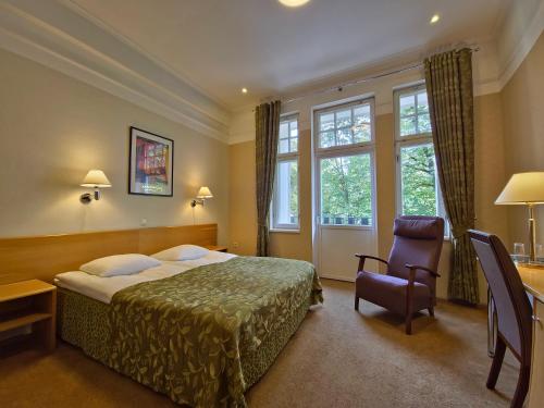 1 queen bed