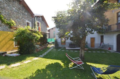  Piccola Corte, Pension in Colico