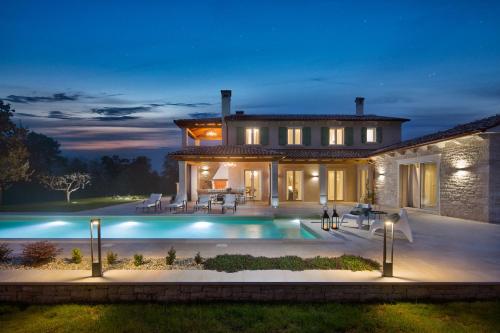 Villa Ovi by Tourist Adria Group – khách sạn tại Tinjan