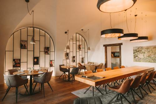 餐廳, DOMA u nás Boutique hotel & spa (DOMA u nas Boutique hotel & spa) in 斯皮斯卡索博塔