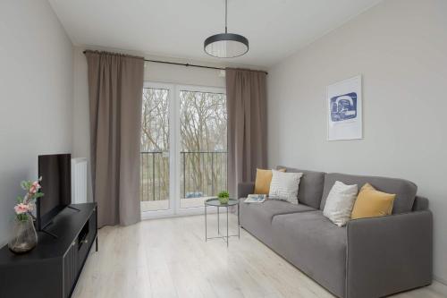 Modern & Bright Apartment Marywilska in Warsaw with Parking by Noclegi Renters - Warsaw