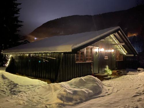 Newly renovated cabin near Ål city center, mountains & ski resort (Newly renovated cabin near Al city center, mountains & ski resort) in Ål