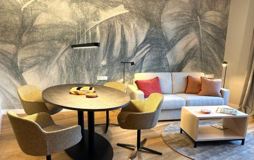Suite, executive
