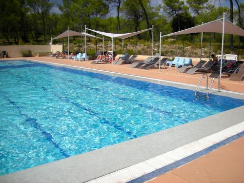 Peldbaseins, Bungalow Claret in Vacquieres