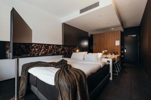 Double room, shower