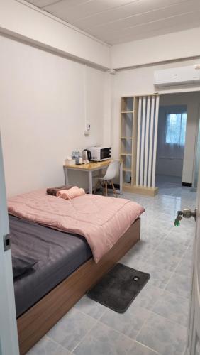 Shower, หลังมอ อพาร์ตเมนต์สามสาว in Ongkharak