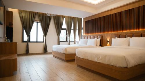Hotel M7 Plaza photo 2