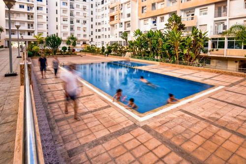 주방, Islane Pool & Relax Apartment-10min Adrar Stadium in 알 모하마디