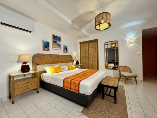 1 king bed, 2 twin beds
