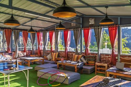 共用Lounge/電視區, PACK Mukteshwar in 穆克泰什戰爭