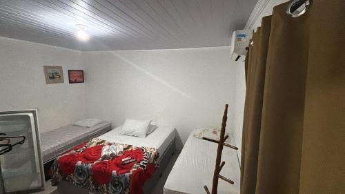1 double bed, 2 twin beds
