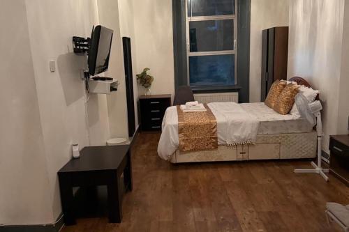 Cozy London House Retreat - image 12