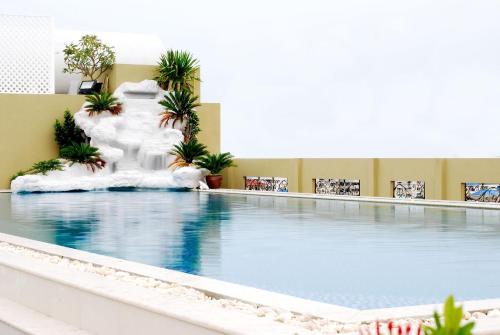 LKロイヤルウィング13