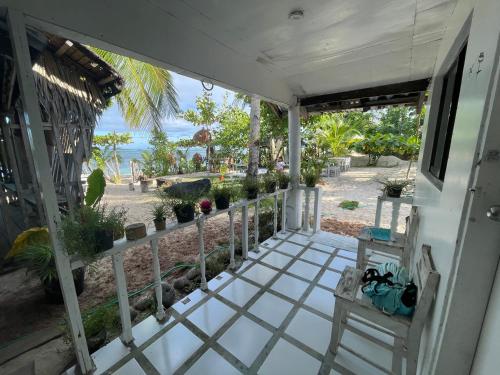 Casa Tuki Beachfront Stay in Burgos (Surigao)
