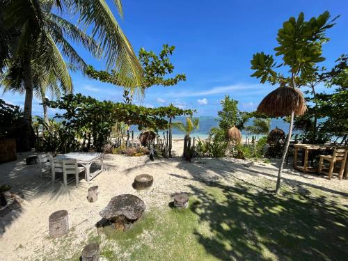 Casa Tuki Beachfront Stay in Burgos (Surigao)