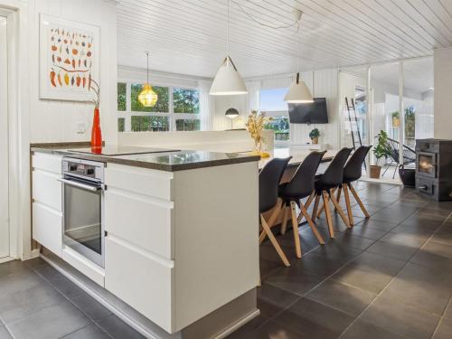 Holiday Home Tora - 3km from the sea by Interhome in Toftum