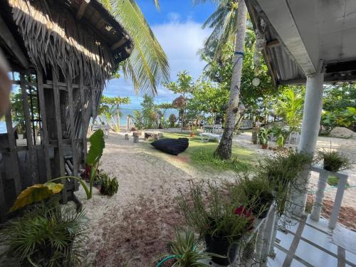 Casa Tuki Beachfront Stay in Burgos (Surigao)