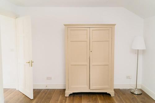 Live Like Lords & Ladies At Our Country Estate in 巴林納斯洛