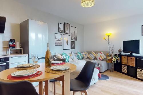 Appartement T2 exceptionnel avec Terrasse in Дрансі